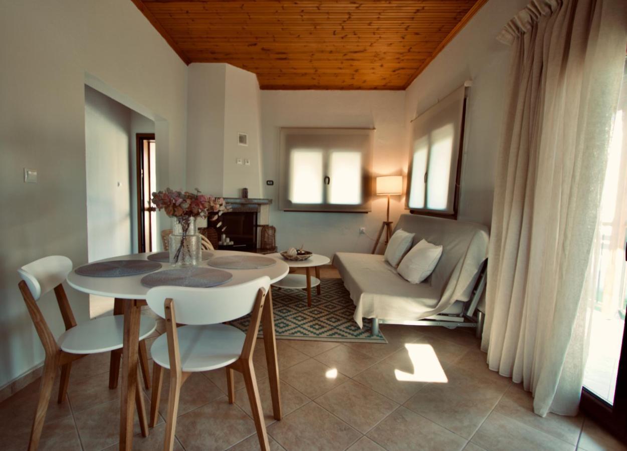 Enalio Beach House Nea Kallikrateia Bagian luar foto