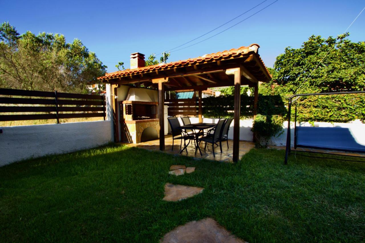 Enalio Beach House Nea Kallikrateia Bagian luar foto